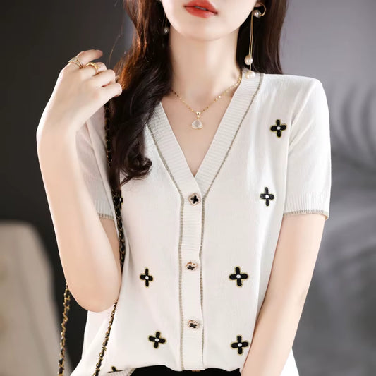 2023 New Fashion Women'S V-Neck Cashmere Sweater Cardigan Fashion Four Leaf Grass Short Sleeve Spring and Autumn Fashion Soft Ca
