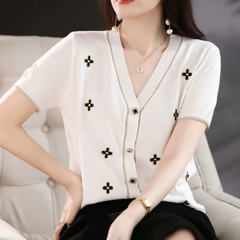 2023 New Fashion Women'S V-Neck Cashmere Sweater Cardigan Fashion Four Leaf Grass Short Sleeve Spring and Autumn Fashion Soft Ca