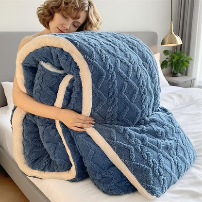 1PC Ultra Soft All Season Heavy Quilt , Double Sided anti Static anti Shedding, Plush Warmth, Machine Washable, Suitable for Bedroom Hotel Guest Room(Pillowcase & Pillow Not Included)