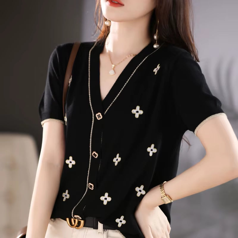 2023 New Fashion Women'S V-Neck Cashmere Sweater Cardigan Fashion Four Leaf Grass Short Sleeve Spring and Autumn Fashion Soft Ca