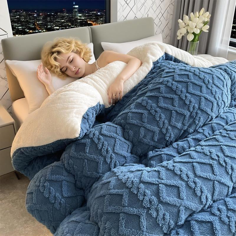 1PC Ultra Soft All Season Heavy Quilt , Double Sided anti Static anti Shedding, Plush Warmth, Machine Washable, Suitable for Bedroom Hotel Guest Room(Pillowcase & Pillow Not Included)