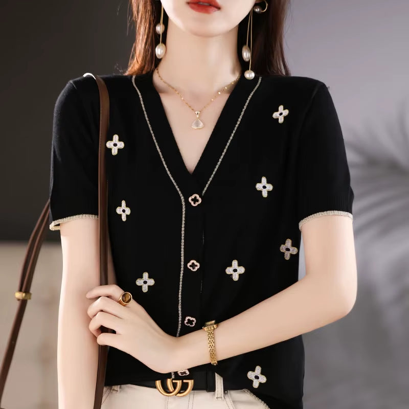 2023 New Fashion Women'S V-Neck Cashmere Sweater Cardigan Fashion Four Leaf Grass Short Sleeve Spring and Autumn Fashion Soft Ca