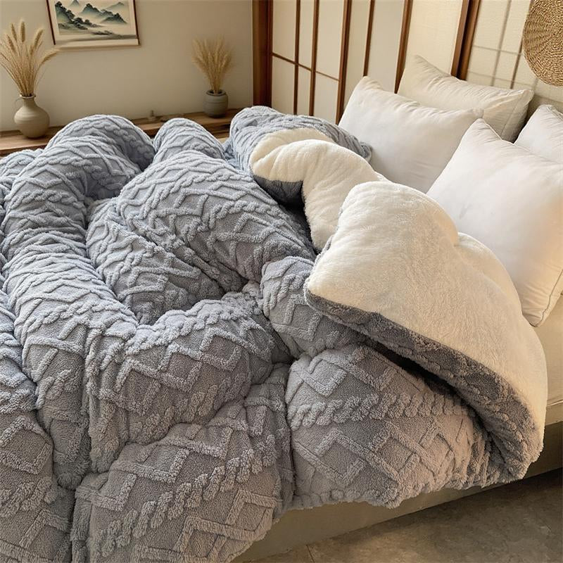 1PC Ultra Soft All Season Heavy Quilt , Double Sided anti Static anti Shedding, Plush Warmth, Machine Washable, Suitable for Bedroom Hotel Guest Room(Pillowcase & Pillow Not Included)
